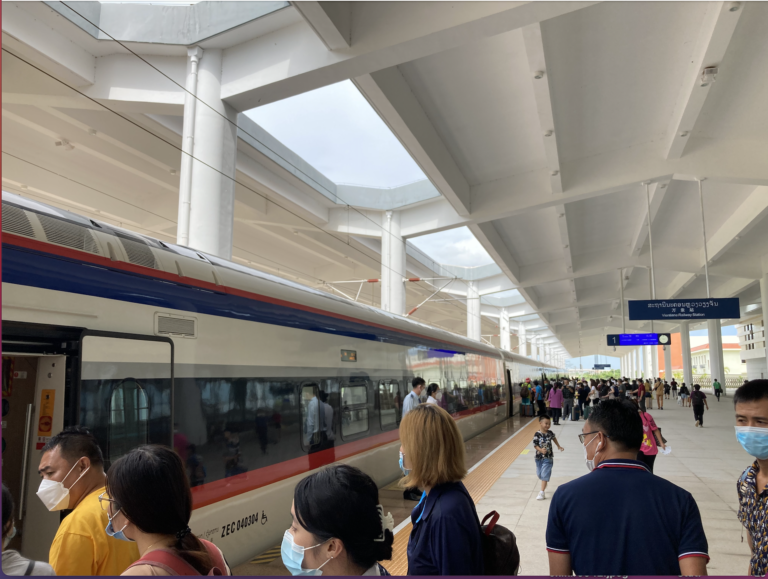 Train en gare de Vientiane au Laos
