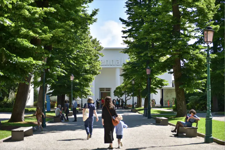 L'entrée de l'un des deux principaux sites de la Biennale.
